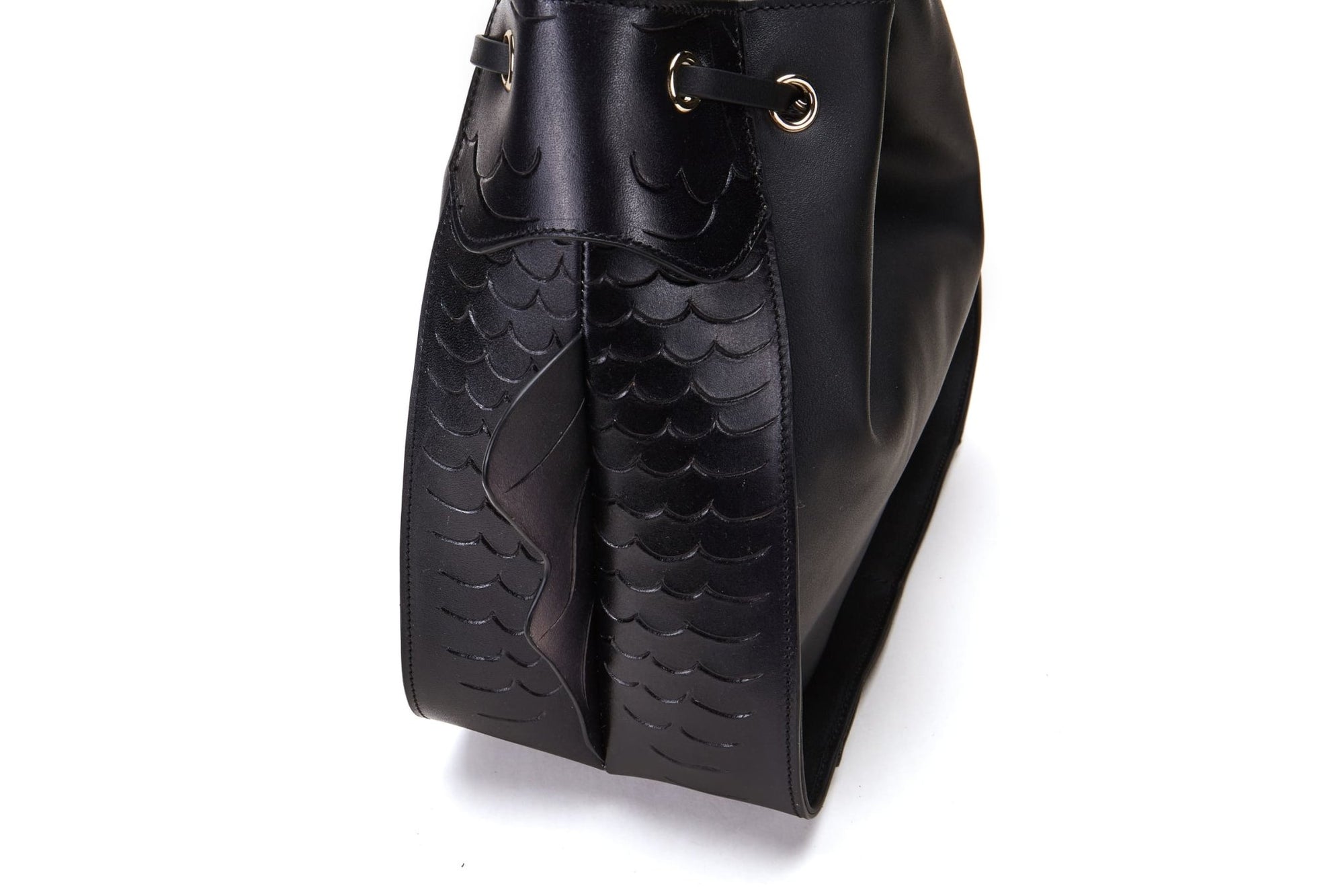 Unique Purses Carp Black Bucket - Bellorita