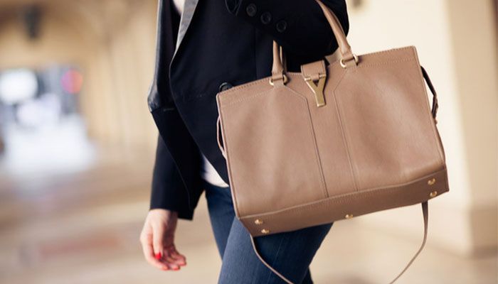 Is Tote Bag a Handbag?