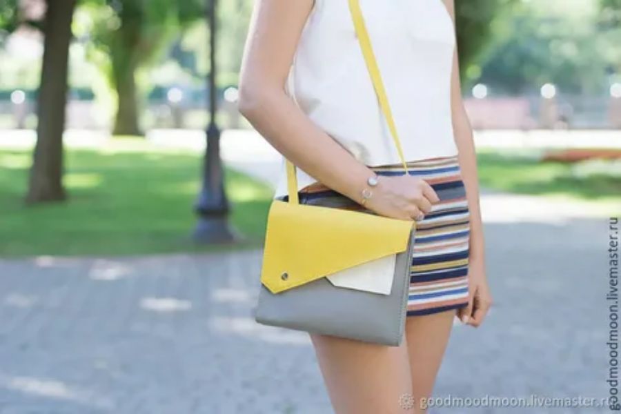 What is a Crossbody Purse?