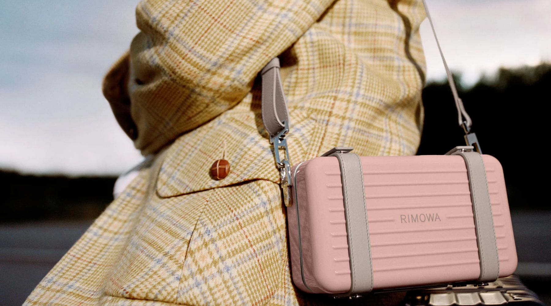 What is the Purpose of Crossbody Clutch Bag