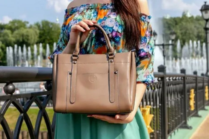 What Color Handbag Goes With Everything?